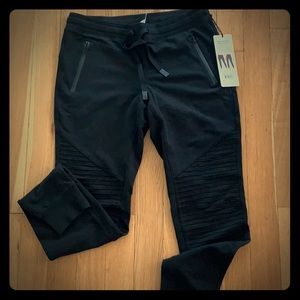 Alo jogger pants brand new with tag
